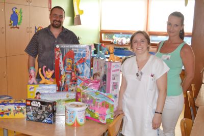 Nové hračky zpříjemní dětem hospitalizovaným v Nemocnici Valašské Meziříčí letní prázdniny