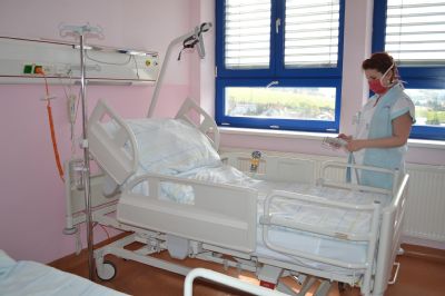 Další dodávku nových lůžek obdržela Nemocnice AGEL Valašské Meziříčí a pomalu tak dokončuje obměnu lůžkového fondu 