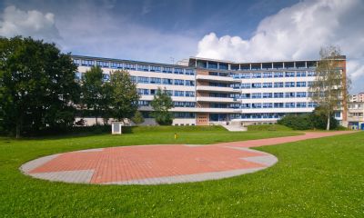 Lékaři v Nemocnici AGEL Valašské Meziříčí ošetří denně desítky letních úrazů. Za pouhé dva měsíce se sádrou odešlo z nemocnice přes 300 pacientů